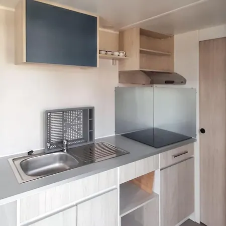 With Shared Pool In + 30 M² + Pool. باتاياس