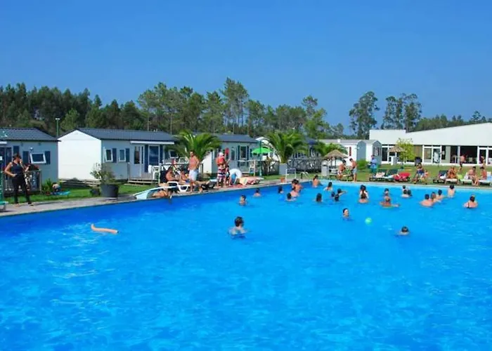 With Shared Pool In + 30 M² + Pool. 度假居