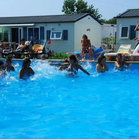With Shared Pool In + 30 M² + Pool. Semesterbostad