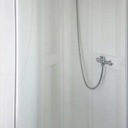 Ferienhaus With Shared Pool In + 30 M² + Pool. *