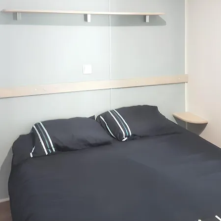 Semesterbostad With Shared Pool In + 30 M² + Pool. Pataias