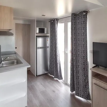 With Shared Pool In + 30 M² + Pool.