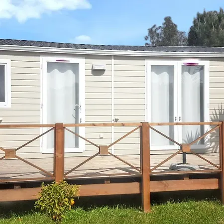 Ferienhaus With Shared Pool In + 30 M² + Pool. *