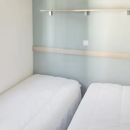 Ferienhaus With Shared Pool In + 30 M² + Pool. *