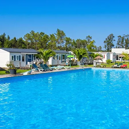 בית נופש With Shared Pool In + 30 M² + Pool.