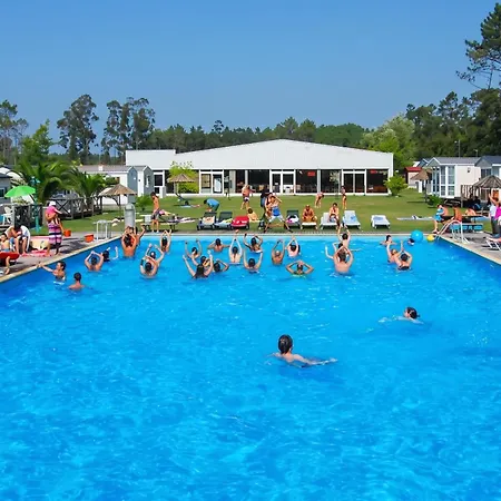 With Shared Pool In + 30 M² + Pool. בית נופש *