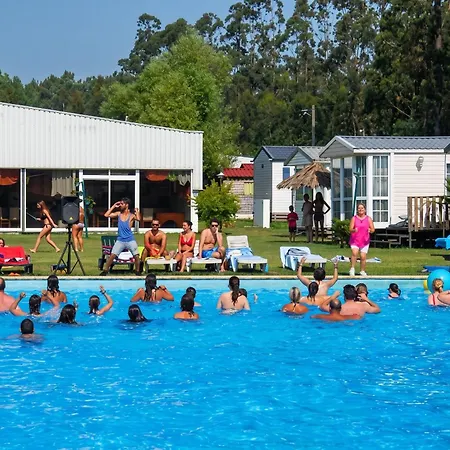 With Shared Pool In + 30 M² + Pool. בית נופש פטיאס